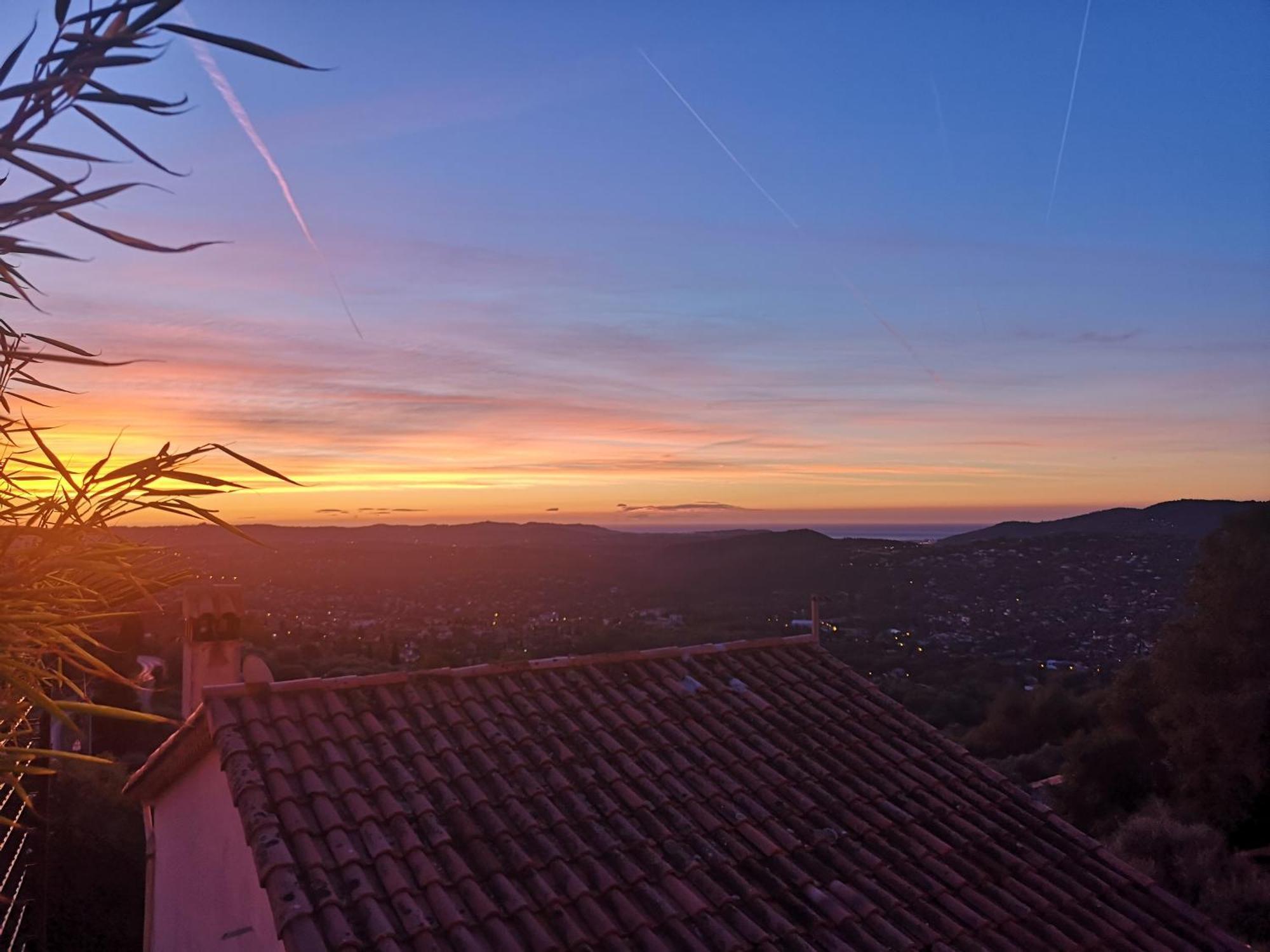 Vue Mer, Au Calme, Avec Jardin ! Spéracèdes Esterno foto